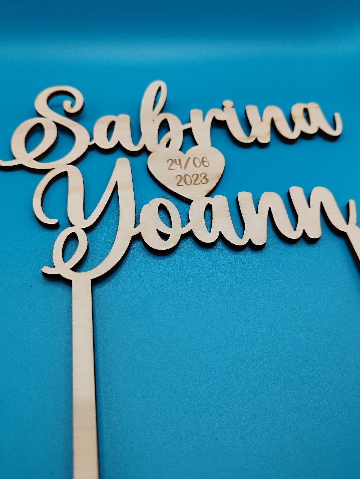 Cake topper prénom & coeur gravé