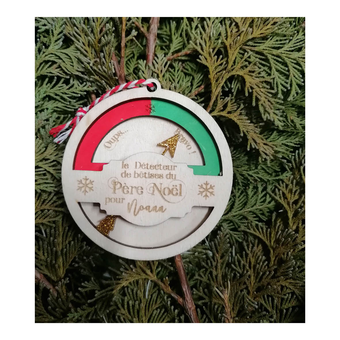 Boule de Noël détection de bêtise du Père Noël