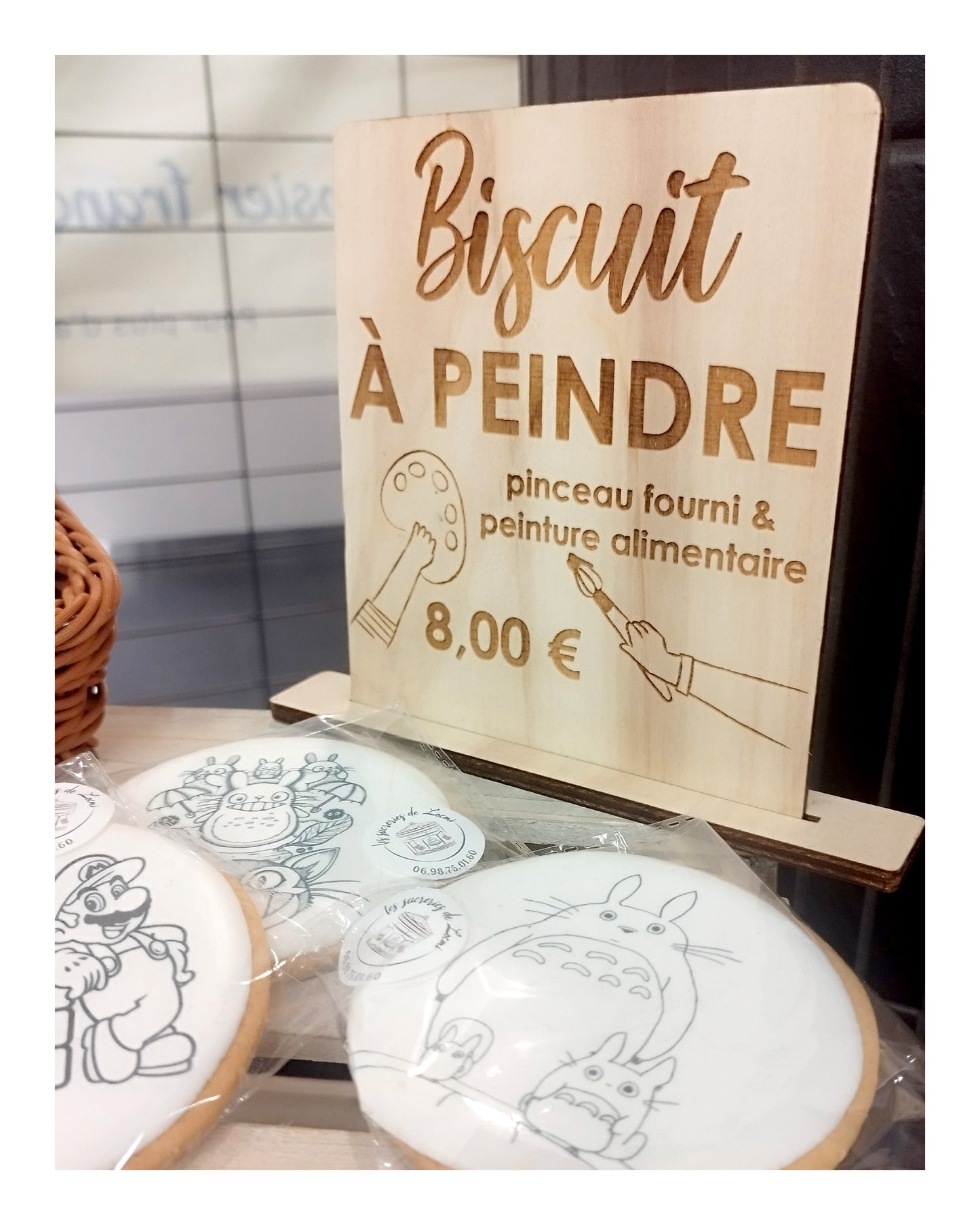 Panneau de stand avec socle en bois