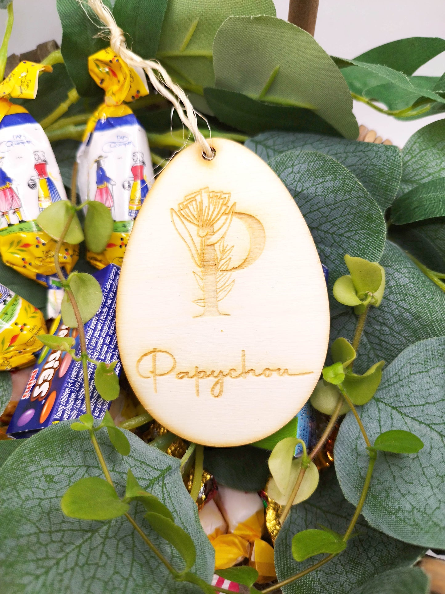 Oeuf de pâques initiale florale