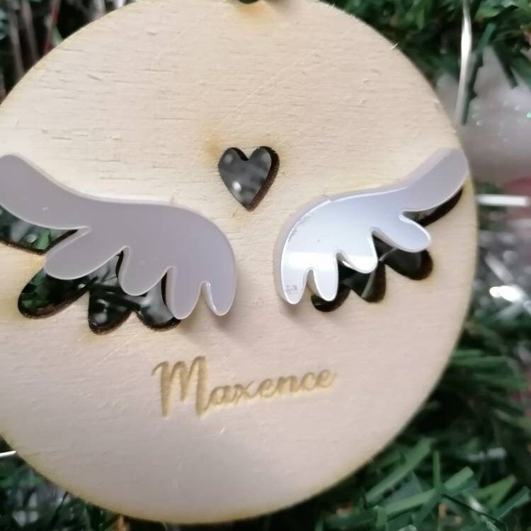 Boule de Noël en bois et plexi nacré