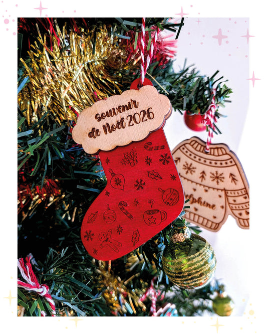 Boule de noël - Chaussette de Noël peinte à la main en bois brut personnalisation avec un message et/ou prénom
