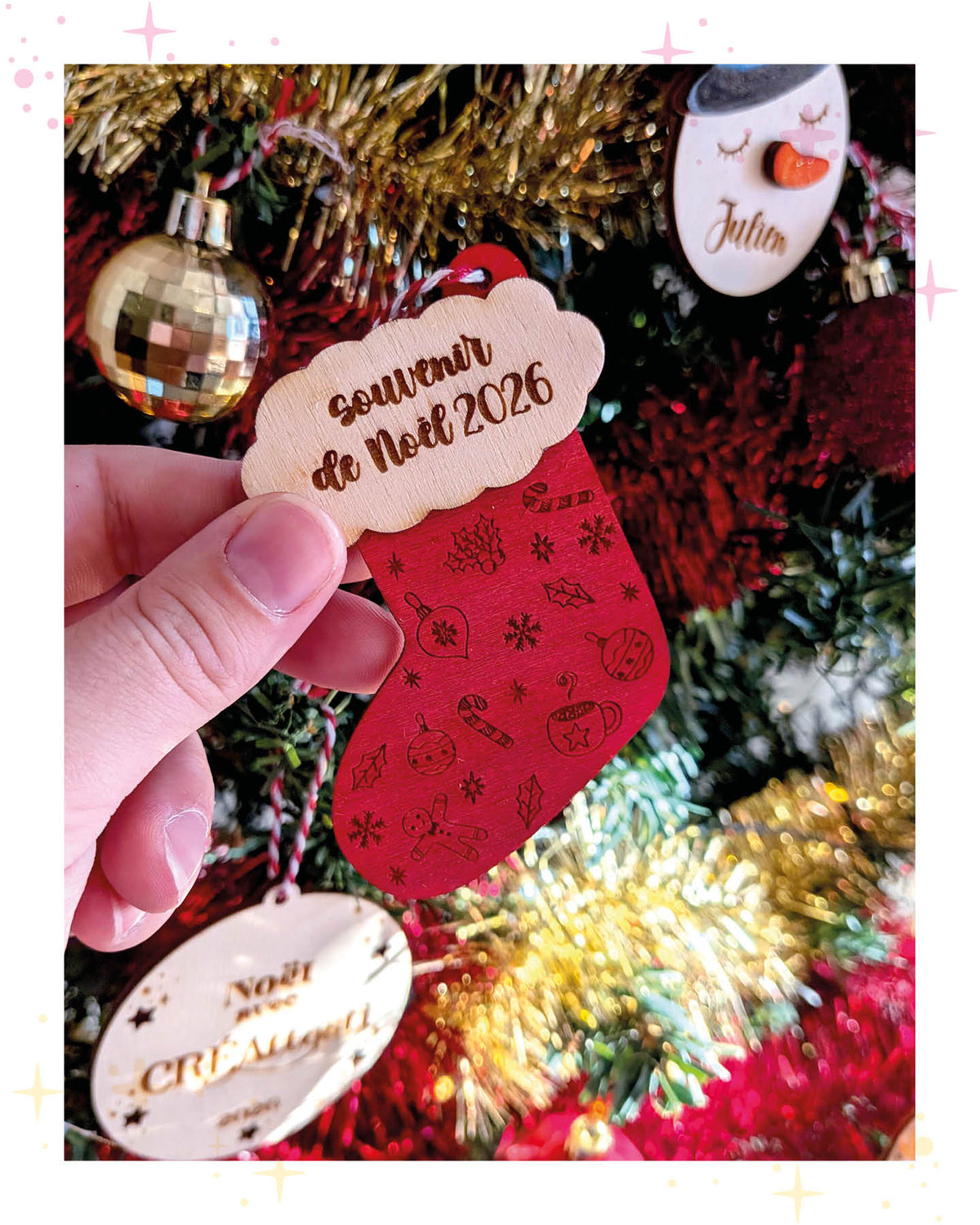 Boule de noël - Chaussette de Noël peinte à la main en bois brut personnalisation avec un message et/ou prénom