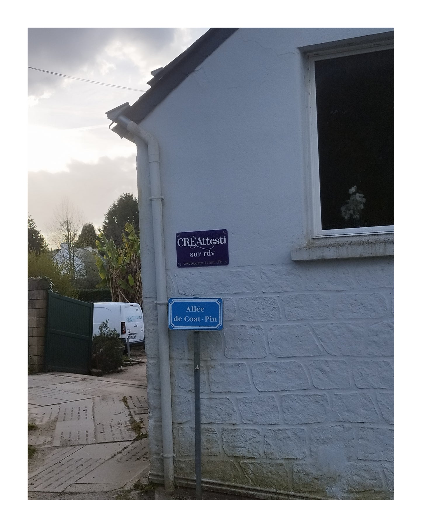 Panneau enseigne extérieur en plexi - personnalisé