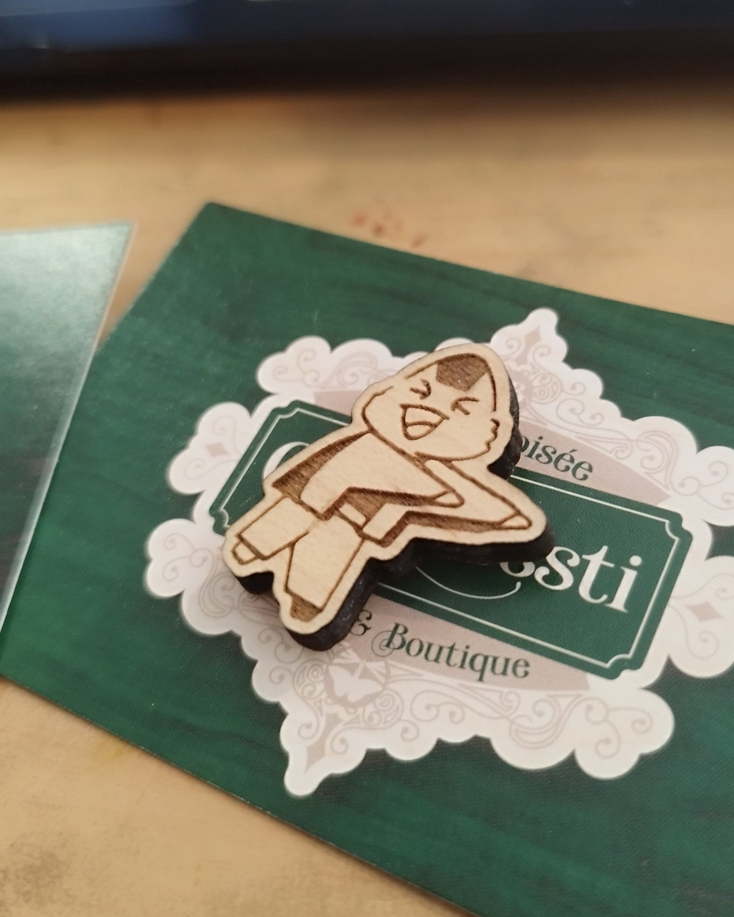 Pin's en bois à personnaliser