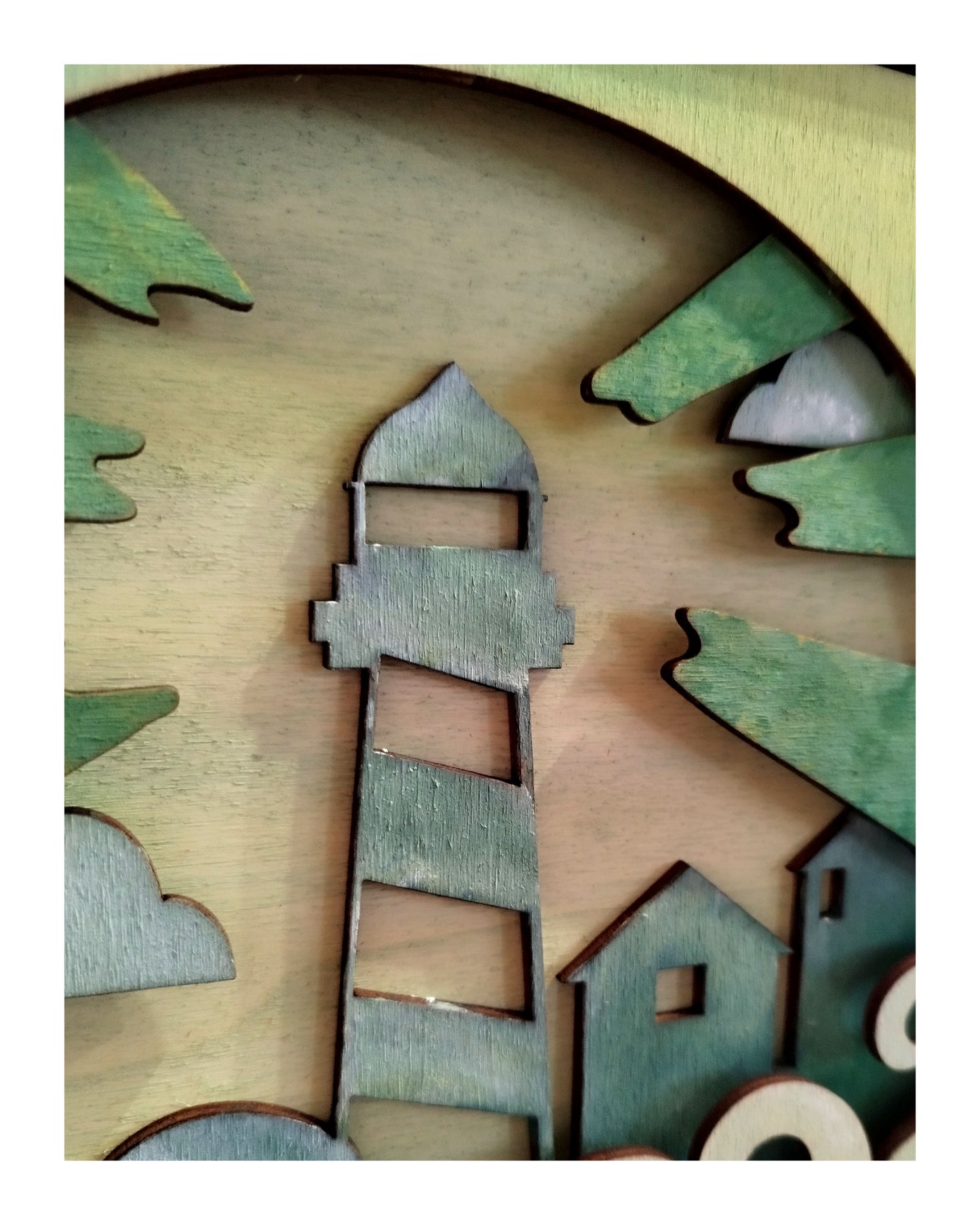 Cadre en bois A4 – Phare et baleine – Série limitée, pièce unique