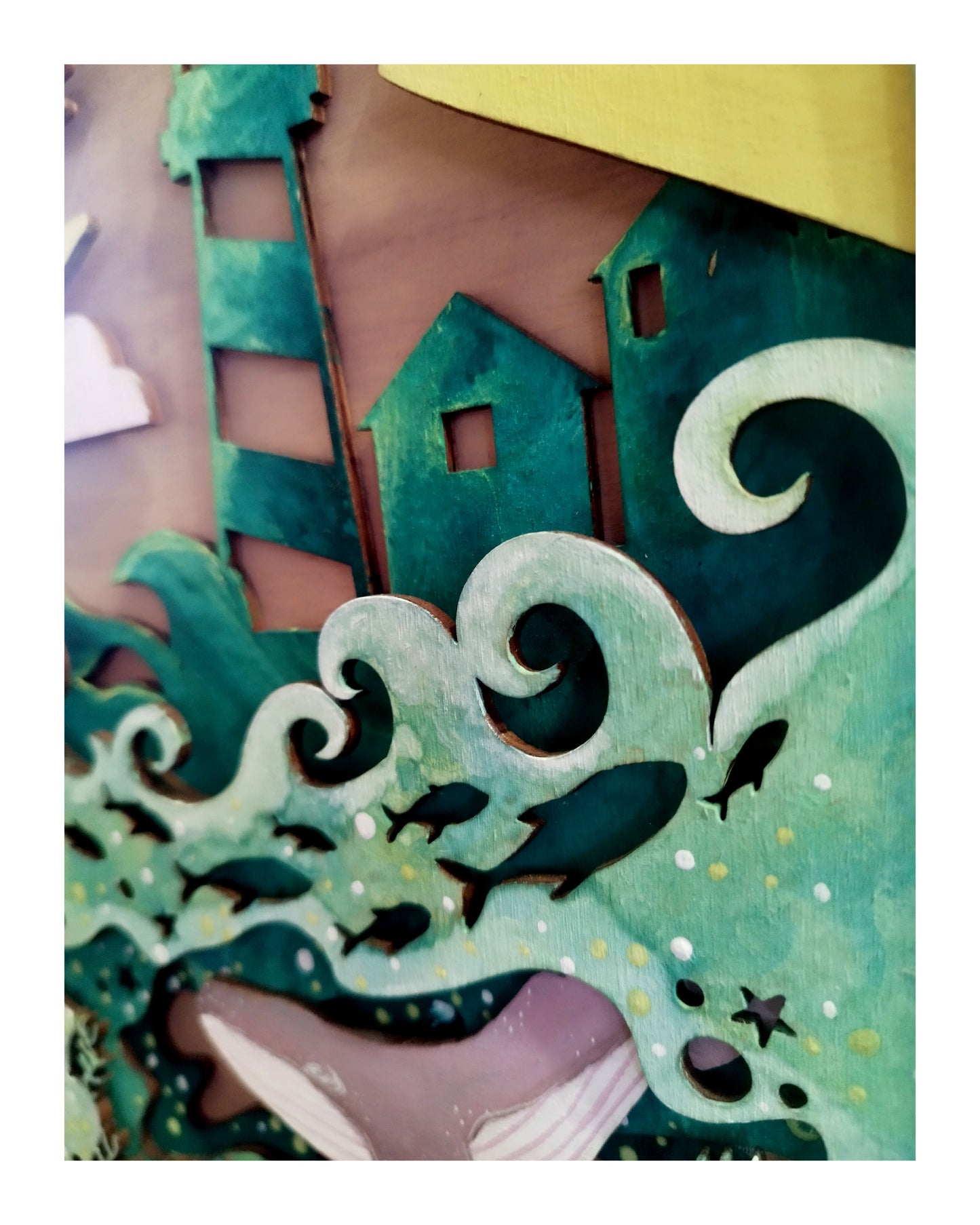 Cadre en bois A4 – Phare et baleine – Série limitée, pièce unique 2