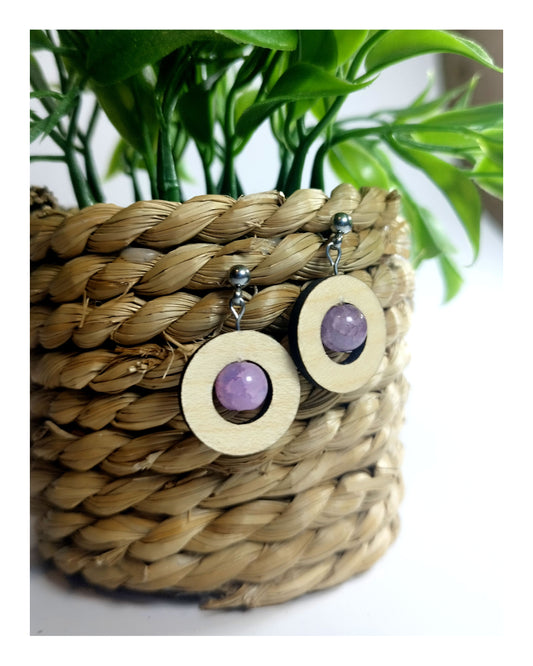 Boucle d'oreille - ronde en érable & perles lilas