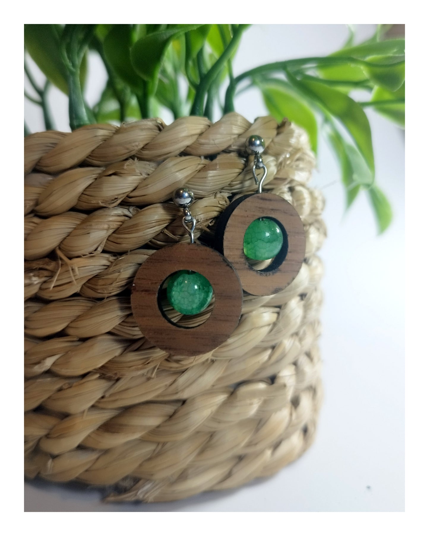 Boucle d'oreille - ronde en noyer & perles vertes