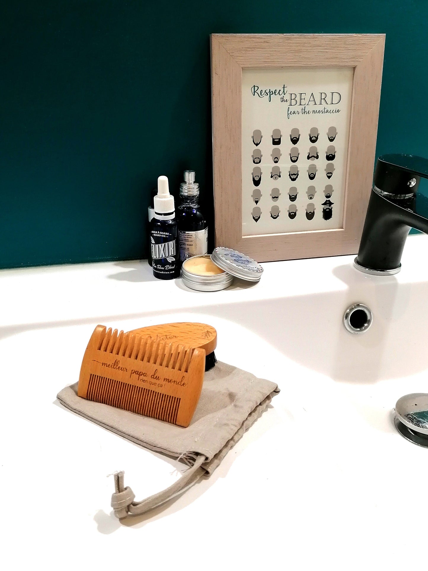 Kit barbe & moustache avec peigne et brosse !