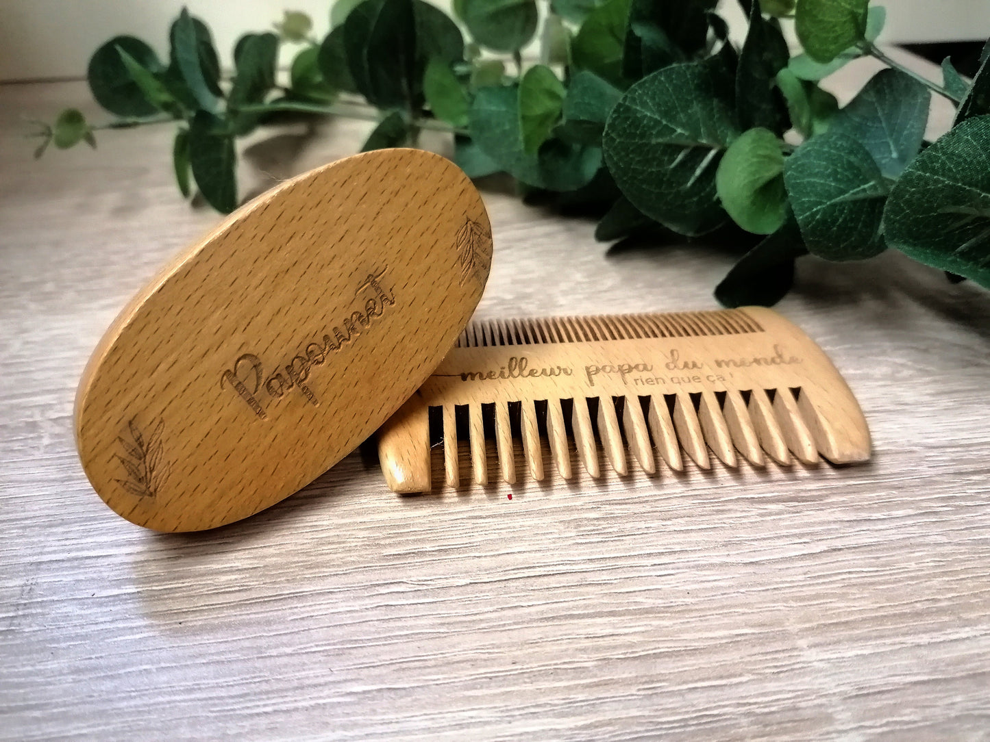 Kit barbe & moustache avec peigne et brosse !