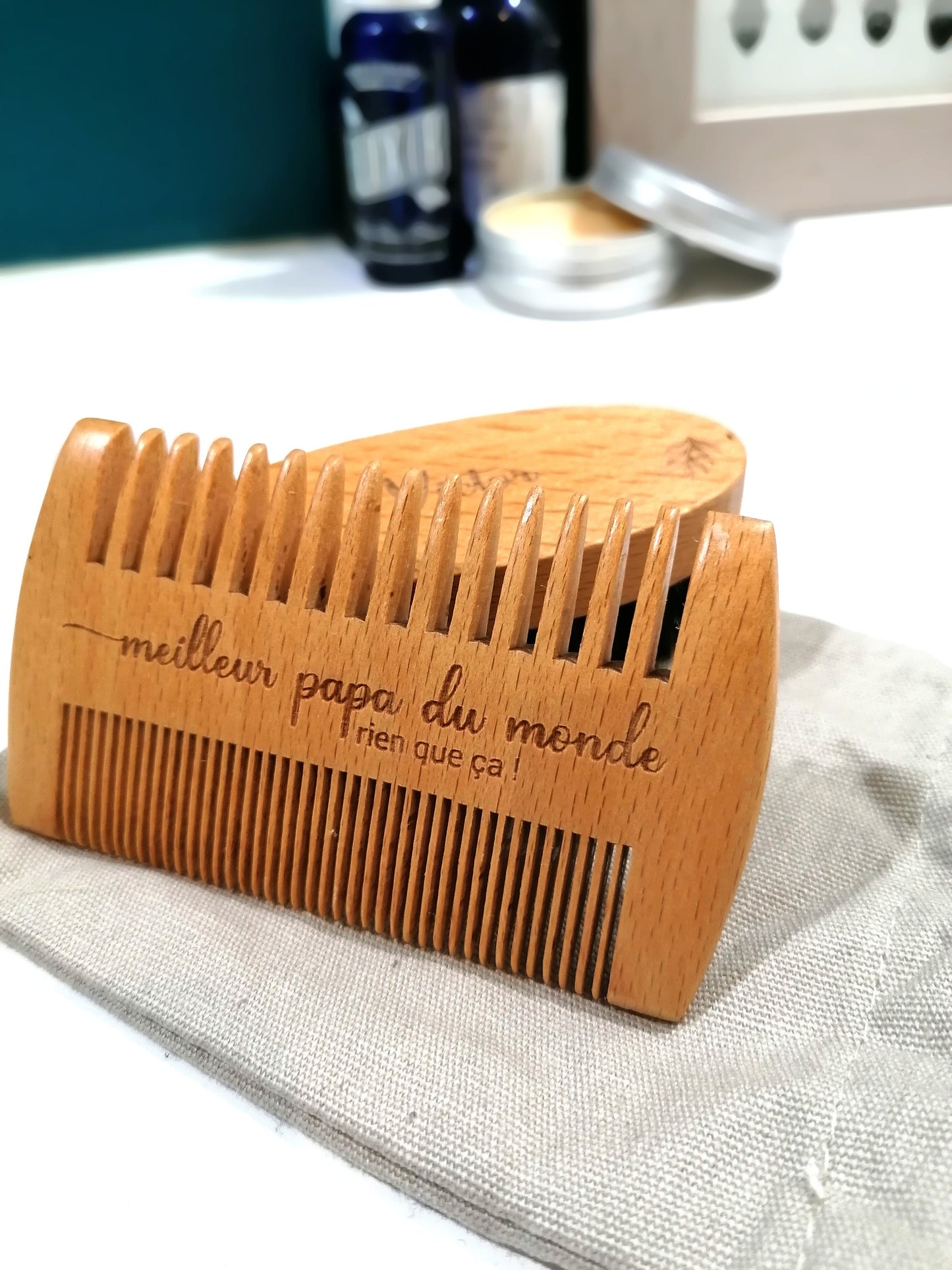 Kit barbe & moustache avec peigne et brosse !