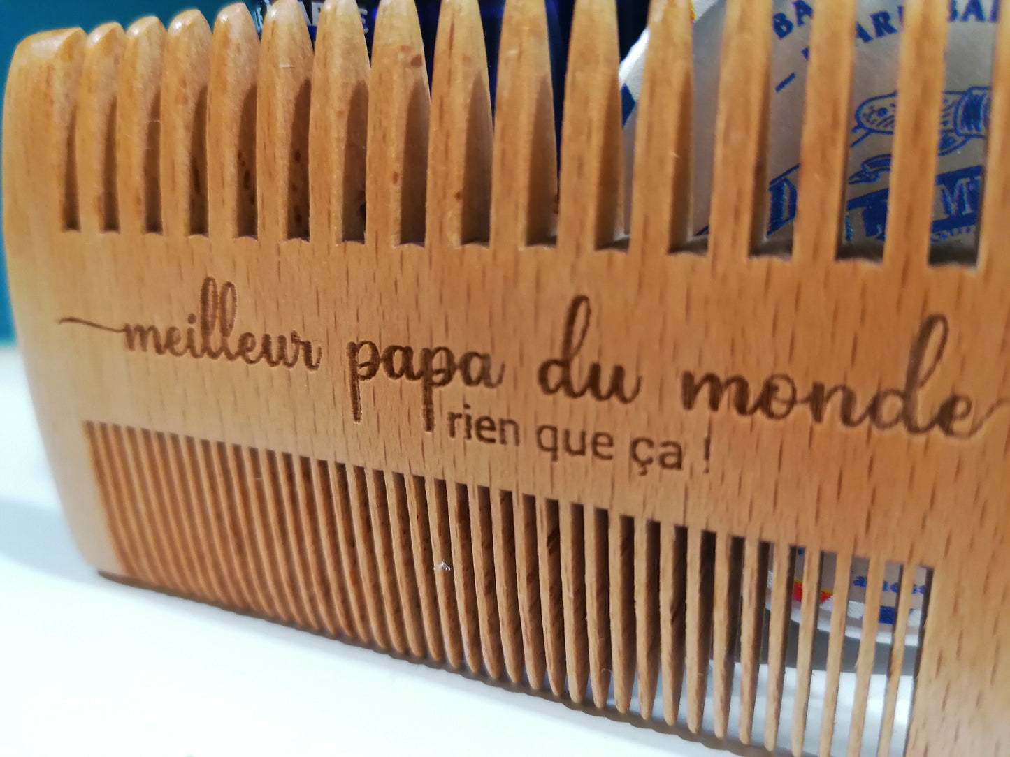 Kit barbe & moustache avec peigne et brosse !