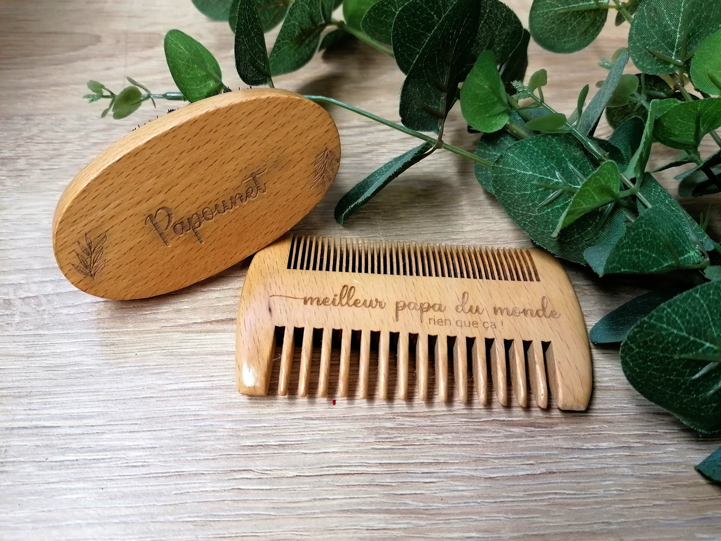 Kit barbe & moustache avec peigne et brosse !